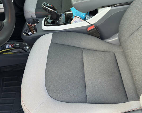 Білий Шевроле Bolt EV, об'ємом двигуна 0 л та пробігом 118 тис. км за 14300 $, фото 15 на Automoto.ua