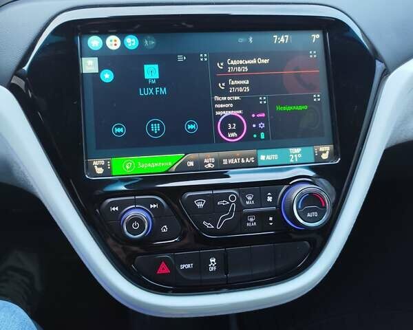 Белый Шевроле Bolt EV, объемом двигателя 0 л и пробегом 102 тыс. км за 15000 $, фото 14 на Automoto.ua