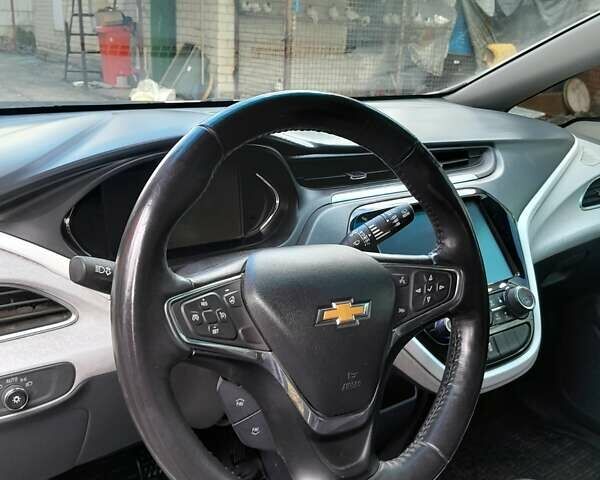 Белый Шевроле Bolt EV, объемом двигателя 0 л и пробегом 70 тыс. км за 16500 $, фото 1 на Automoto.ua