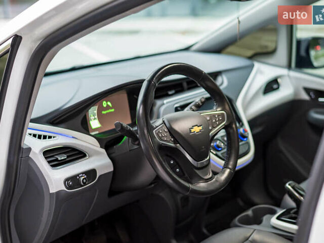 Білий Шевроле Bolt EV, об'ємом двигуна 0 л та пробігом 135 тис. км за 14300 $, фото 2 на Automoto.ua