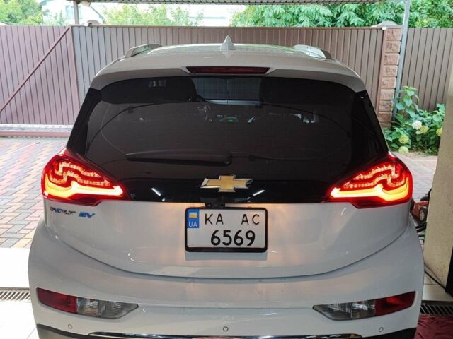 Белый Шевроле Bolt EV, объемом двигателя 0 л и пробегом 85 тыс. км за 16900 $, фото 8 на Automoto.ua