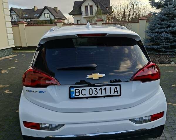 Белый Шевроле Bolt EV, объемом двигателя 0 л и пробегом 107 тыс. км за 16300 $, фото 3 на Automoto.ua