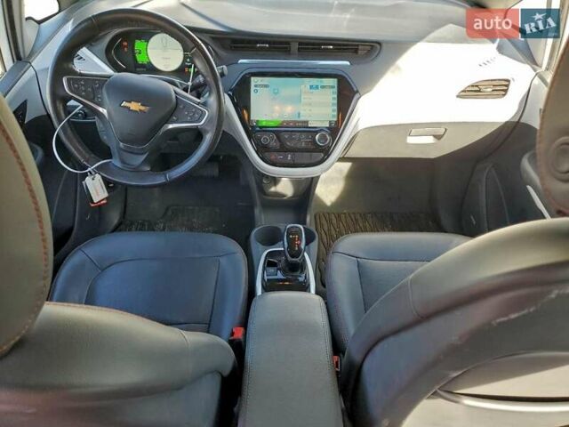 Белый Шевроле Bolt EV, объемом двигателя 0 л и пробегом 45 тыс. км за 3700 $, фото 5 на Automoto.ua