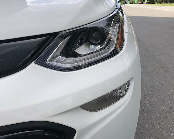 Белый Шевроле Bolt EV, объемом двигателя 0 л и пробегом 159 тыс. км за 13000 $, фото 29 на Automoto.ua