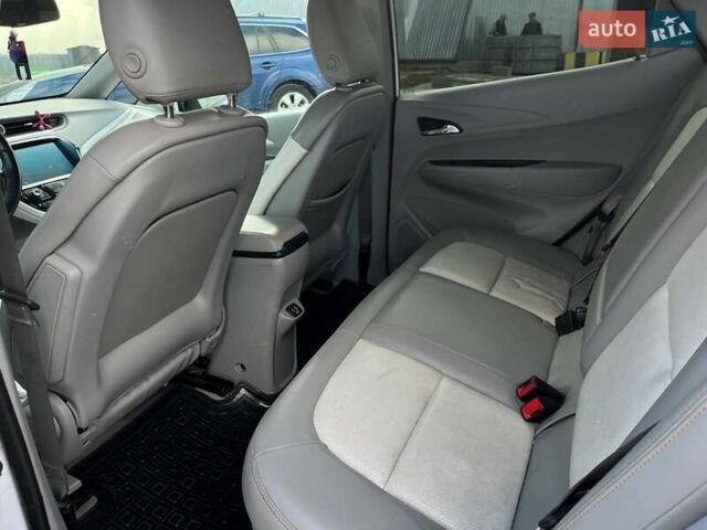 Белый Шевроле Bolt EV, объемом двигателя 0 л и пробегом 219 тыс. км за 12800 $, фото 17 на Automoto.ua