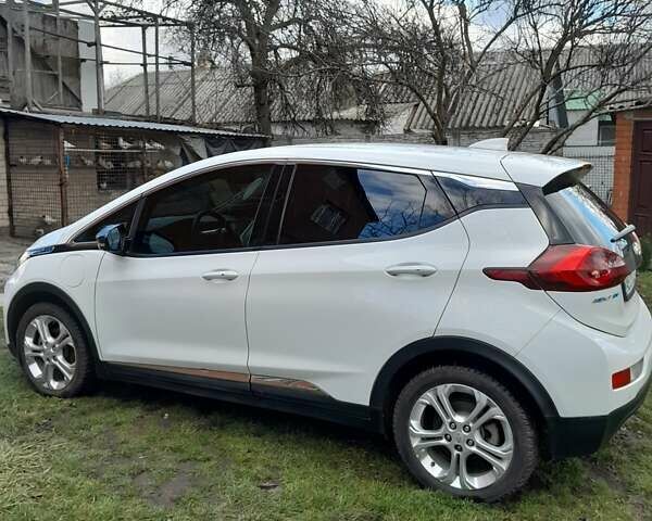 Белый Шевроле Bolt EV, объемом двигателя 0 л и пробегом 70 тыс. км за 16500 $, фото 11 на Automoto.ua