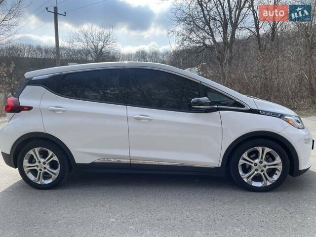 Белый Шевроле Bolt EV, объемом двигателя 0 л и пробегом 260 тыс. км за 14900 $, фото 9 на Automoto.ua