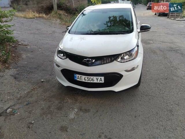 Белый Шевроле Bolt EV, объемом двигателя 0 л и пробегом 82 тыс. км за 12700 $, фото 1 на Automoto.ua