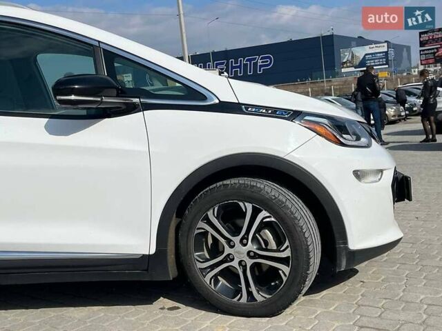 Белый Шевроле Bolt EV, объемом двигателя 0 л и пробегом 219 тыс. км за 12800 $, фото 29 на Automoto.ua