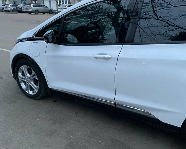 Білий Шевроле Bolt EV, об'ємом двигуна 0 л та пробігом 244 тис. км за 13000 $, фото 1 на Automoto.ua