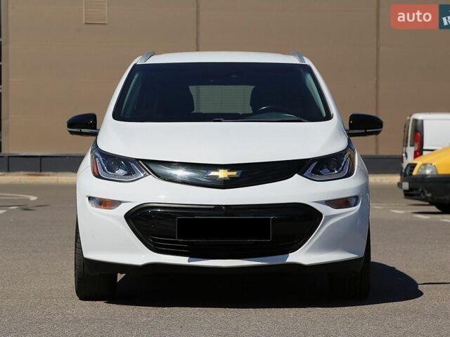 Белый Шевроле Bolt EV, объемом двигателя 0 л и пробегом 72 тыс. км за 13500 $, фото 1 на Automoto.ua