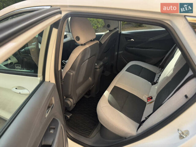 Белый Шевроле Bolt EV, объемом двигателя 0 л и пробегом 154 тыс. км за 13900 $, фото 11 на Automoto.ua