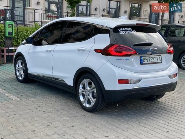Белый Шевроле Bolt EV, объемом двигателя 0 л и пробегом 125 тыс. км за 15700 $, фото 4 на Automoto.ua