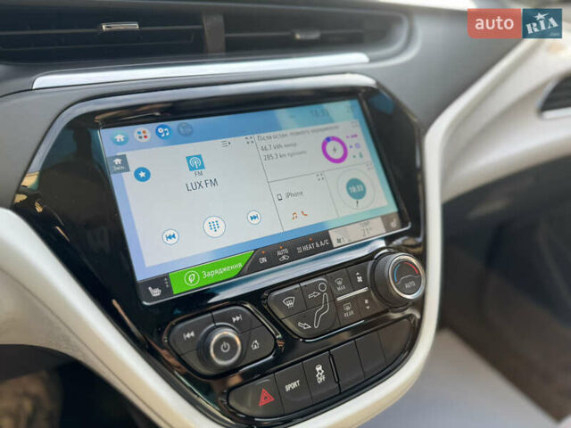 Белый Шевроле Bolt EV, объемом двигателя 0 л и пробегом 154 тыс. км за 13900 $, фото 12 на Automoto.ua
