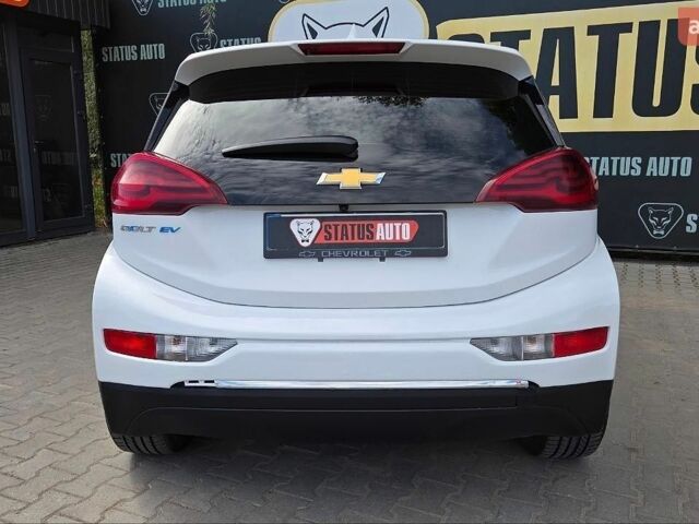 Белый Шевроле Bolt EV, объемом двигателя 0 л и пробегом 162 тыс. км за 13700 $, фото 3 на Automoto.ua