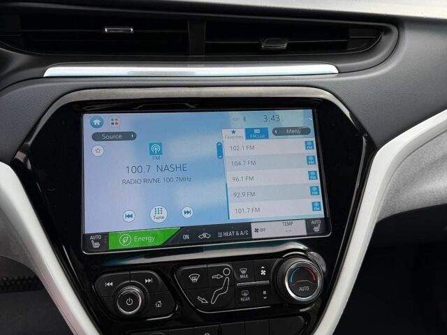 Білий Шевроле Bolt EV, об'ємом двигуна 0 л та пробігом 107 тис. км за 14199 $, фото 12 на Automoto.ua