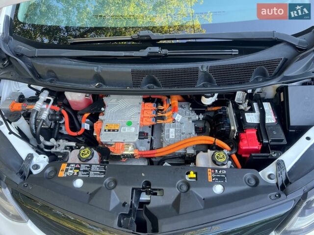 Білий Шевроле Bolt EV, об'ємом двигуна 0 л та пробігом 310 тис. км за 14900 $, фото 23 на Automoto.ua