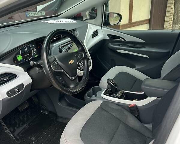 Білий Шевроле Bolt EV, об'ємом двигуна 0 л та пробігом 143 тис. км за 15000 $, фото 2 на Automoto.ua
