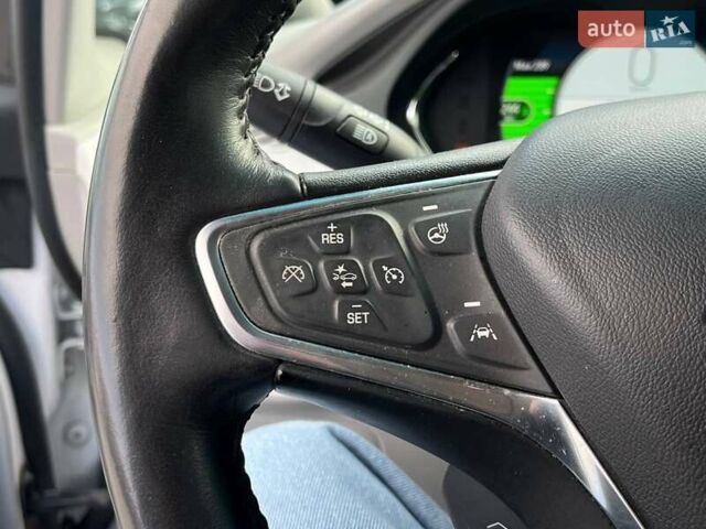 Белый Шевроле Bolt EV, объемом двигателя 0 л и пробегом 219 тыс. км за 12800 $, фото 13 на Automoto.ua