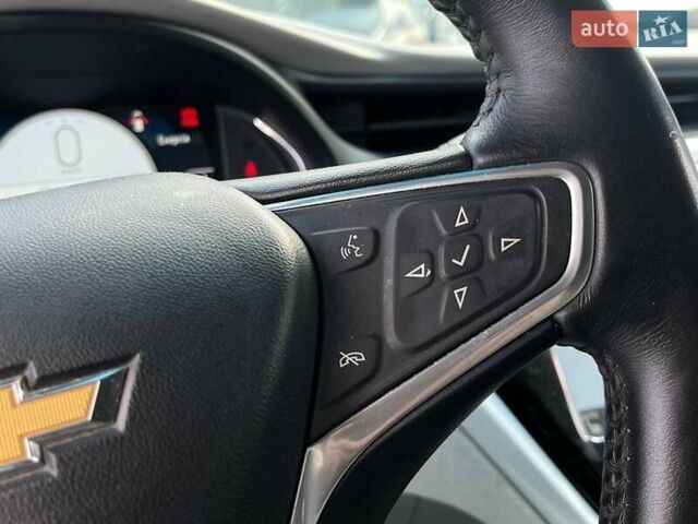 Белый Шевроле Bolt EV, объемом двигателя 0 л и пробегом 219 тыс. км за 12800 $, фото 4 на Automoto.ua
