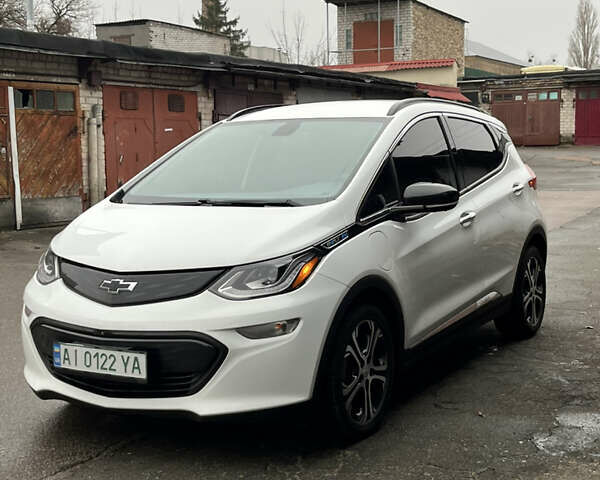Белый Шевроле Bolt EV, объемом двигателя 0 л и пробегом 159 тыс. км за 14999 $, фото 4 на Automoto.ua