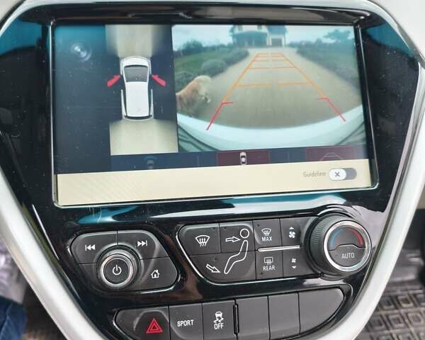 Білий Шевроле Bolt EV, об'ємом двигуна 0 л та пробігом 246 тис. км за 11900 $, фото 12 на Automoto.ua