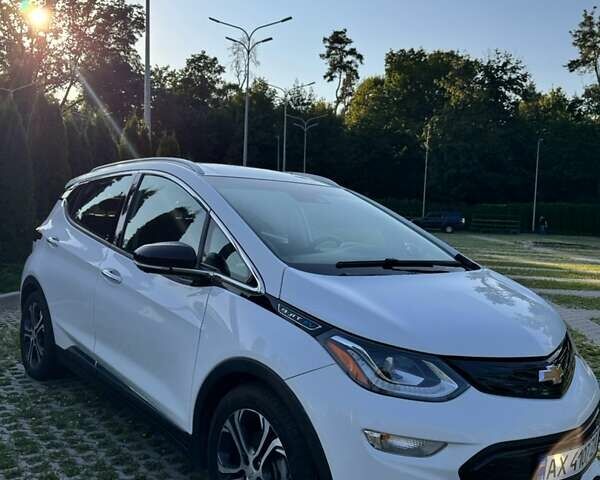 Белый Шевроле Bolt EV, объемом двигателя 0 л и пробегом 194 тыс. км за 15500 $, фото 11 на Automoto.ua