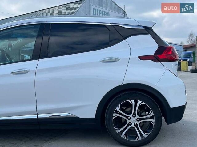 Белый Шевроле Bolt EV, объемом двигателя 0 л и пробегом 219 тыс. км за 12800 $, фото 24 на Automoto.ua