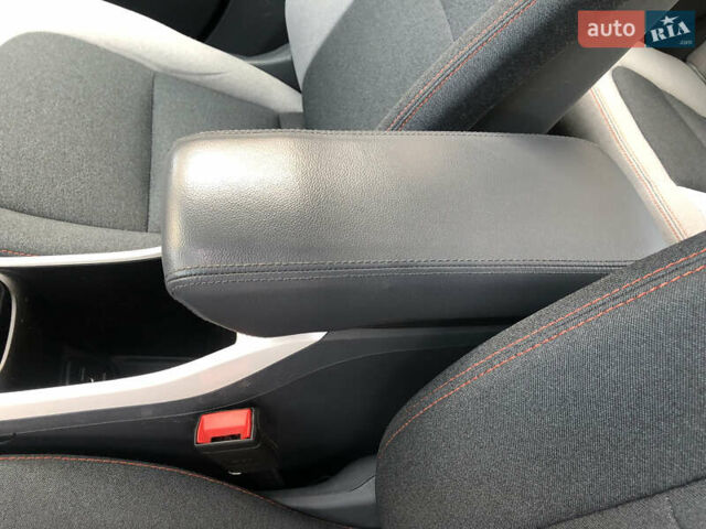 Белый Шевроле Bolt EV, объемом двигателя 0 л и пробегом 159 тыс. км за 13000 $, фото 34 на Automoto.ua