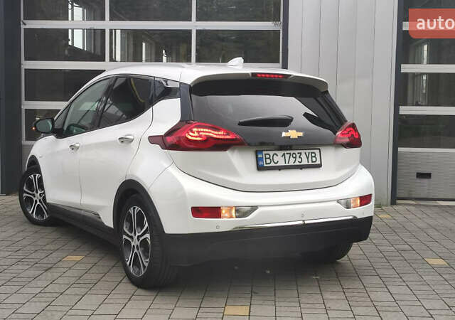 Белый Шевроле Bolt EV, объемом двигателя 0 л и пробегом 230 тыс. км за 12900 $, фото 16 на Automoto.ua