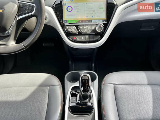 Белый Шевроле Bolt EV, объемом двигателя 0 л и пробегом 51 тыс. км за 13600 $, фото 4 на Automoto.ua