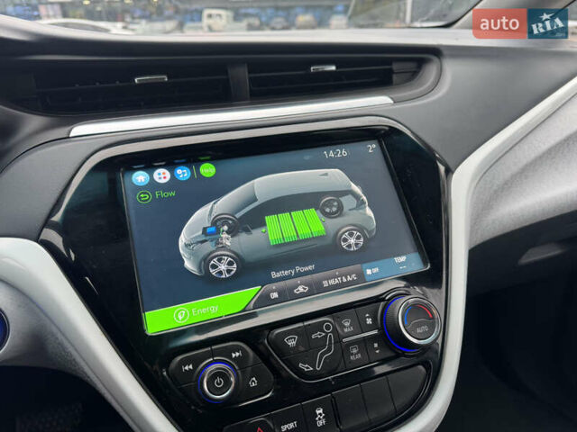 Белый Шевроле Bolt EV, объемом двигателя 0 л и пробегом 146 тыс. км за 13700 $, фото 33 на Automoto.ua