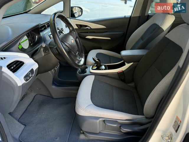 Шевроле Bolt EV 2018 в Одессе на Automoto.ua Белый Шевроле Bolt EV, объемом двигателя 0 л и пробегом 43 тыс. км за 17500 $, фото 34 на Automoto.ua