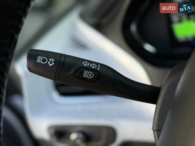 Шевроле Bolt EV 2018 в Одессе на Automoto.ua Белый Шевроле Bolt EV, объемом двигателя 0 л и пробегом 43 тыс. км за 17500 $, фото 54 на Automoto.ua