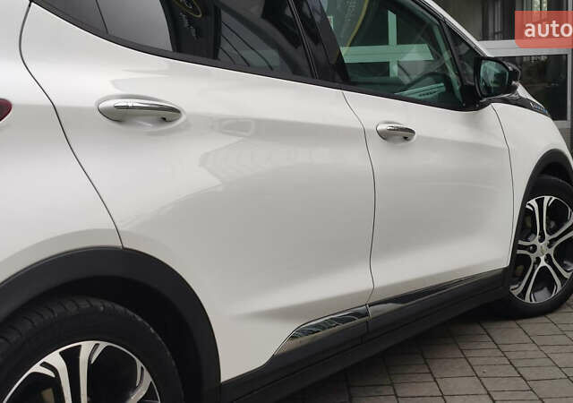 Белый Шевроле Bolt EV, объемом двигателя 0 л и пробегом 230 тыс. км за 12900 $, фото 33 на Automoto.ua