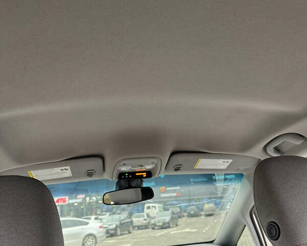 Белый Шевроле Bolt EV, объемом двигателя 0 л и пробегом 146 тыс. км за 13700 $, фото 27 на Automoto.ua