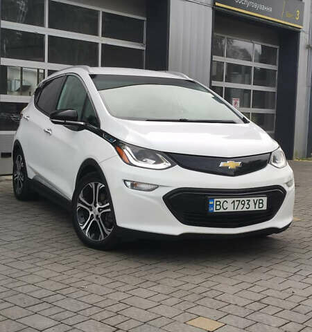 Белый Шевроле Bolt EV, объемом двигателя 0 л и пробегом 230 тыс. км за 12900 $, фото 2 на Automoto.ua