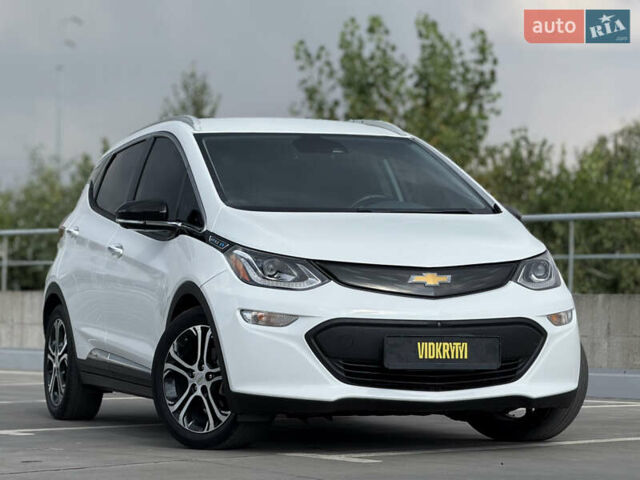 Белый Шевроле Bolt EV, объемом двигателя 0 л и пробегом 64 тыс. км за 15450 $, фото 7 на Automoto.ua