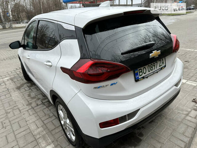 Белый Шевроле Bolt EV, объемом двигателя 0 л и пробегом 163 тыс. км за 18950 $, фото 11 на Automoto.ua