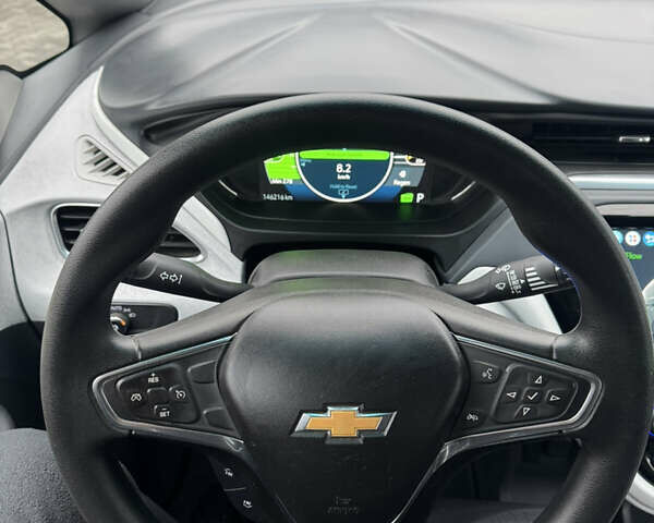 Белый Шевроле Bolt EV, объемом двигателя 0 л и пробегом 146 тыс. км за 13700 $, фото 36 на Automoto.ua