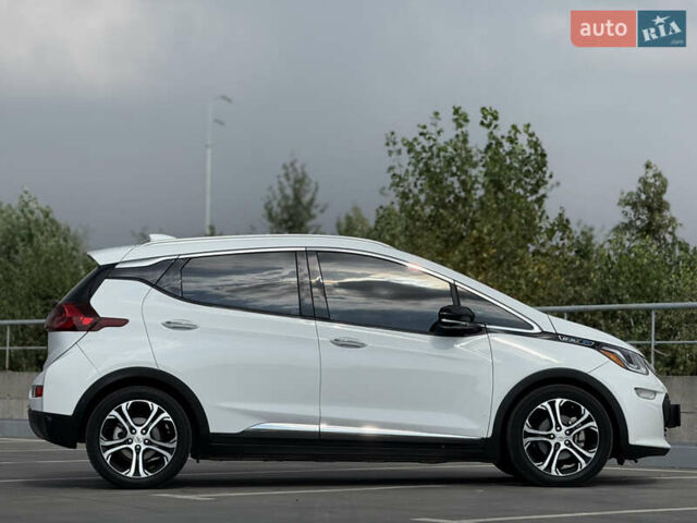 Белый Шевроле Bolt EV, объемом двигателя 0 л и пробегом 64 тыс. км за 15450 $, фото 12 на Automoto.ua