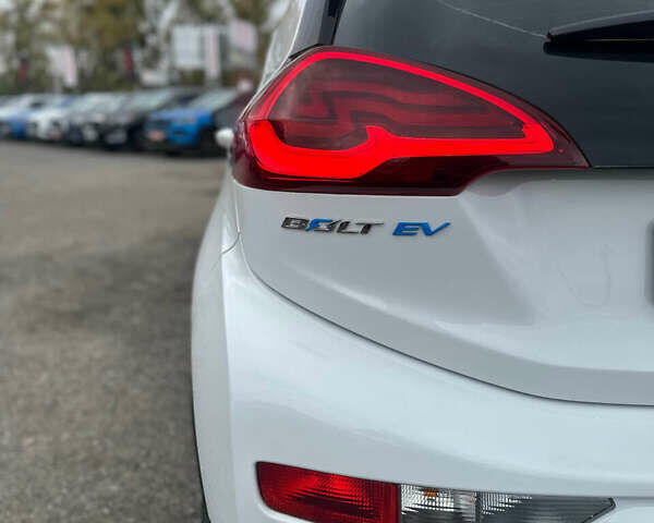 Шевроле Bolt EV 2018 в Буче на Automoto.ua Белый Шевроле Bolt EV, объемом двигателя 0 л и пробегом 30 тыс. км за 16800 $, фото 10 на Automoto.ua