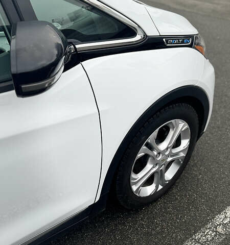 Білий Шевроле Bolt EV, об'ємом двигуна 0 л та пробігом 47 тис. км за 17500 $, фото 5 на Automoto.ua