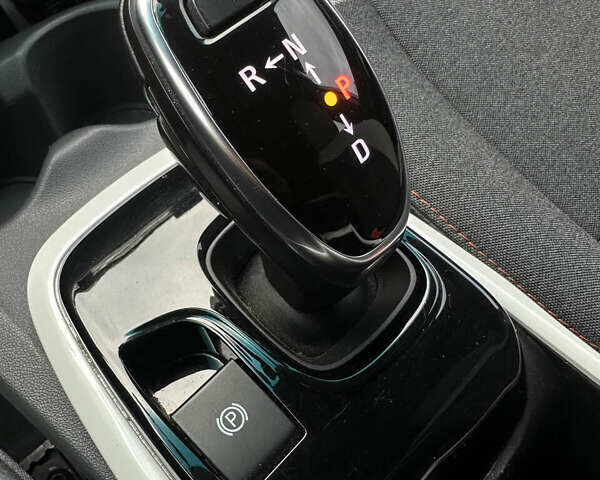 Шевроле Bolt EV 2018 в Буче на Automoto.ua Белый Шевроле Bolt EV, объемом двигателя 0 л и пробегом 30 тыс. км за 16800 $, фото 19 на Automoto.ua