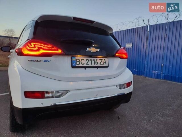 Белый Шевроле Bolt EV, объемом двигателя 0 л и пробегом 122 тыс. км за 13199 $, фото 4 на Automoto.ua