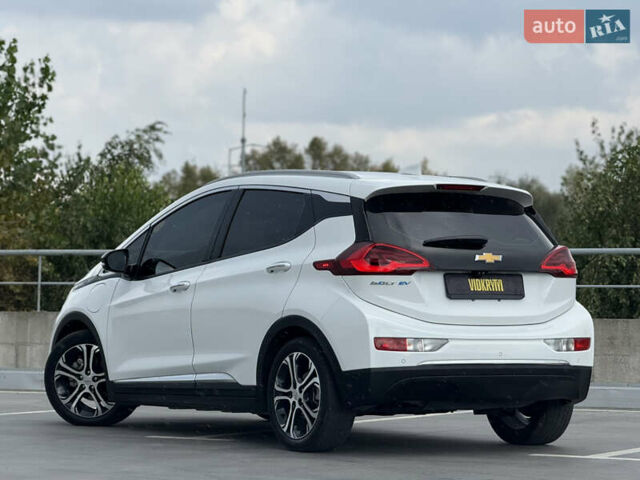 Белый Шевроле Bolt EV, объемом двигателя 0 л и пробегом 64 тыс. км за 15450 $, фото 17 на Automoto.ua