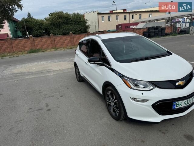 Белый Шевроле Bolt EV, объемом двигателя 0 л и пробегом 105 тыс. км за 13800 $, фото 2 на Automoto.ua