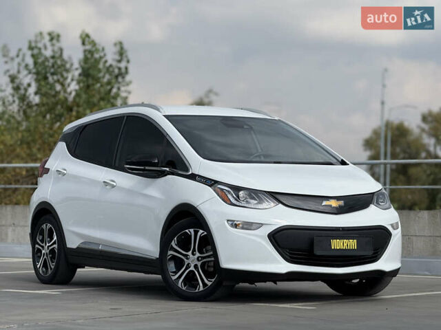 Белый Шевроле Bolt EV, объемом двигателя 0 л и пробегом 64 тыс. км за 15450 $, фото 8 на Automoto.ua