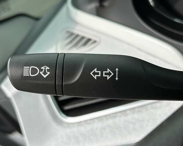 Білий Шевроле Bolt EV, об'ємом двигуна 0 л та пробігом 30 тис. км за 16800 $, фото 29 на Automoto.ua