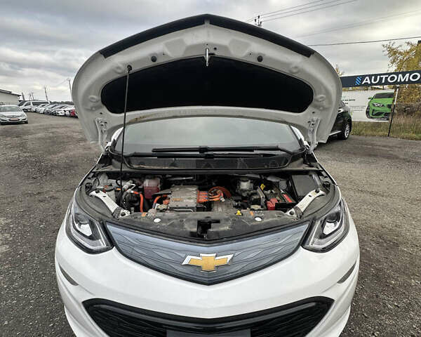 Шевроле Bolt EV 2018 в Буче на Automoto.ua Белый Шевроле Bolt EV, объемом двигателя 0 л и пробегом 30 тыс. км за 16800 $, фото 41 на Automoto.ua